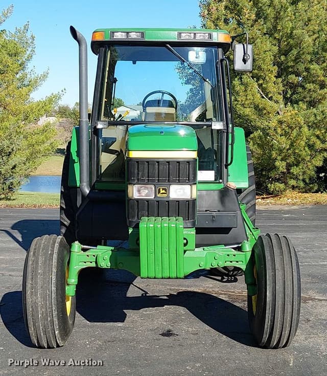 Image of John Deere 7410 equipment image 1