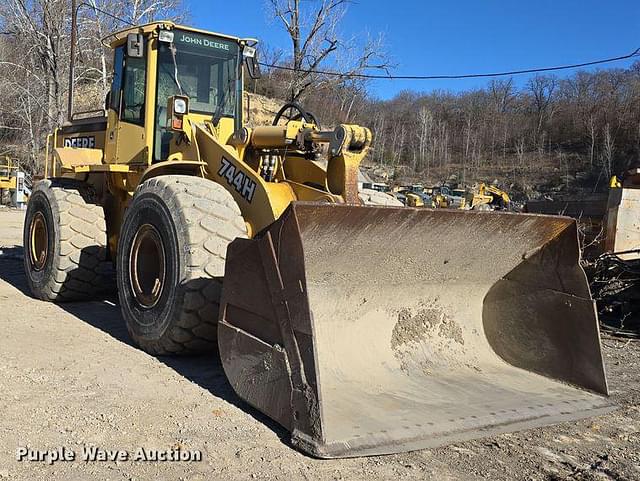 Image of John Deere 744H equipment image 2