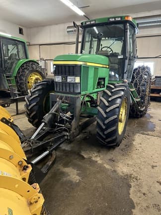 Image of John Deere 7510 equipment image 1