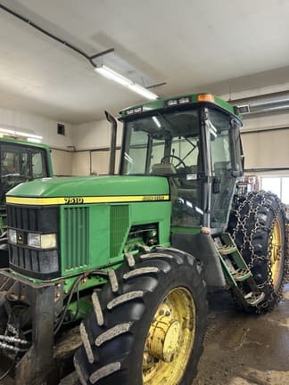 Image of John Deere 7510 Primary image