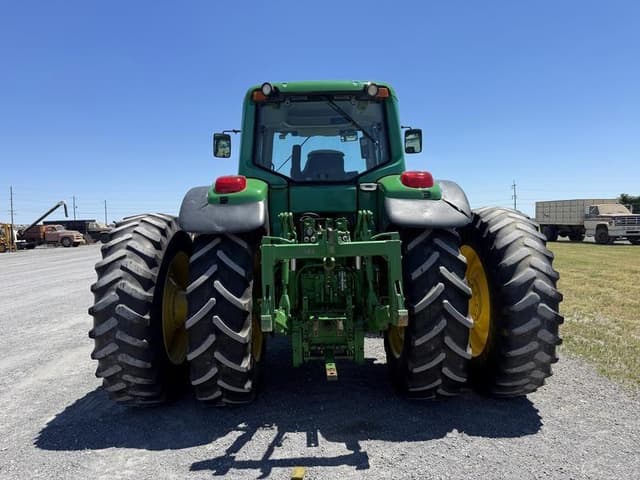 Image of John Deere 7520 equipment image 3