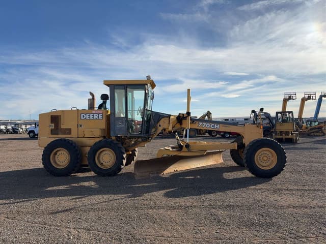 Image of John Deere 770CH equipment image 3