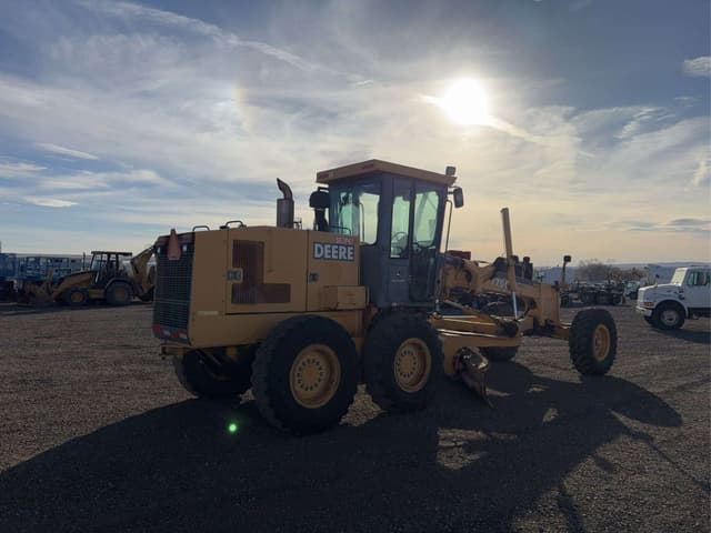 Image of John Deere 770CH equipment image 4