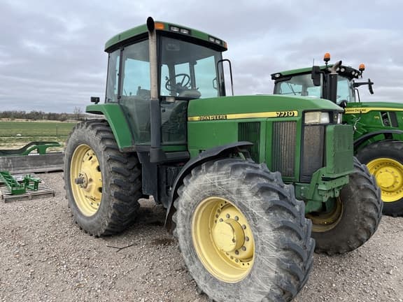 Image of John Deere 7710 equipment image 1