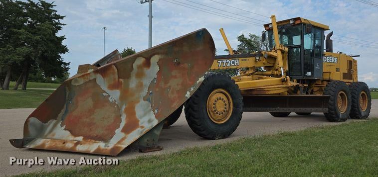 Main image John Deere 772CH