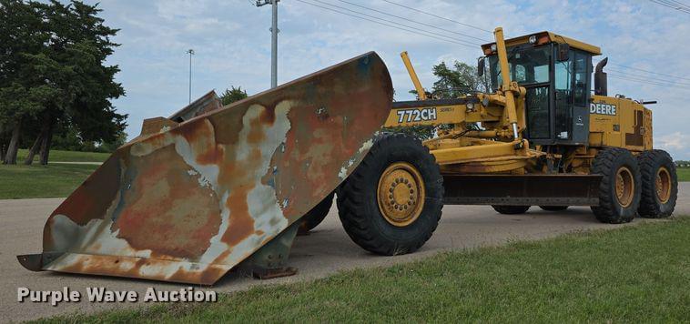 Image of John Deere 772CH Primary image