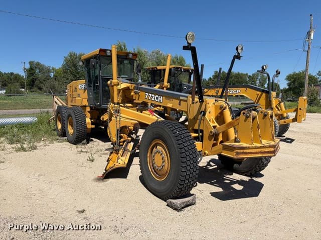 Image of John Deere 772CH equipment image 2