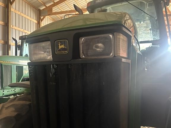 Image of John Deere 7810 equipment image 1