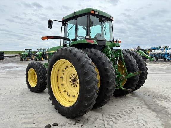 Image of John Deere 7810 equipment image 4