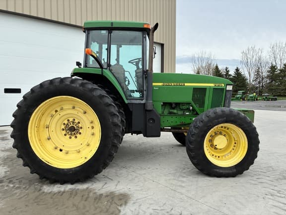 Image of John Deere 7810 equipment image 1
