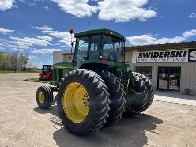 Image of John Deere 7810 equipment image 2