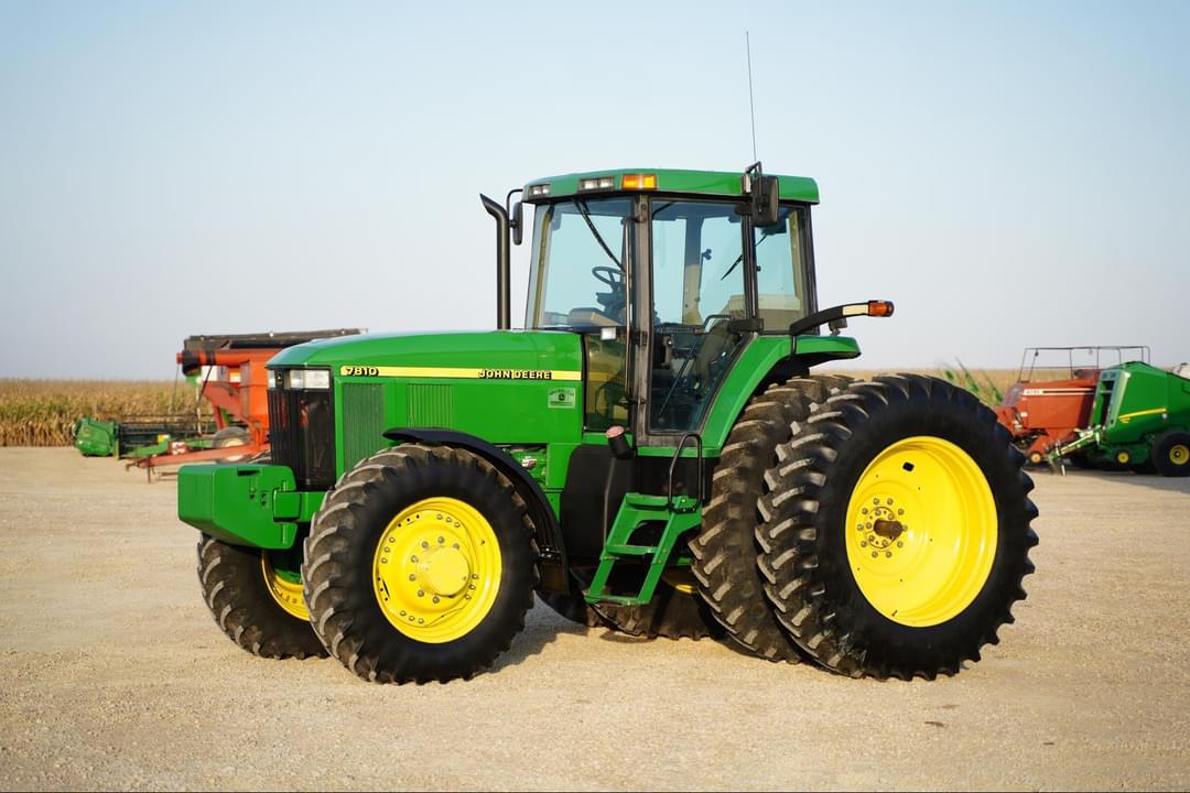 Image of John Deere 7810 Primary image