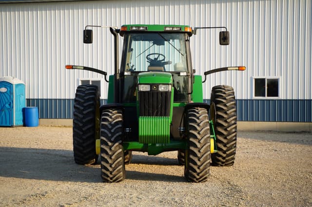 Image of John Deere 7810 equipment image 1