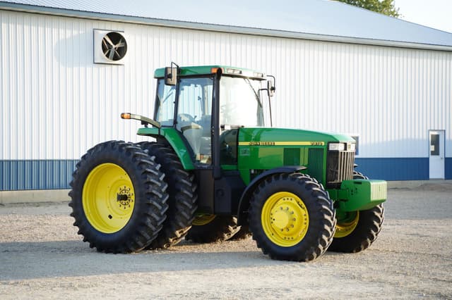 Image of John Deere 7810 equipment image 2