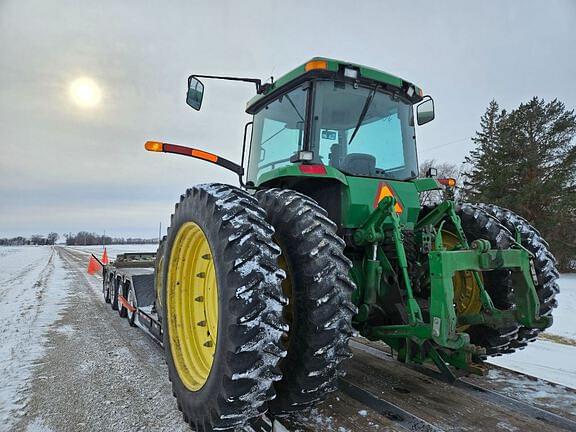 Image of John Deere 8210 equipment image 1