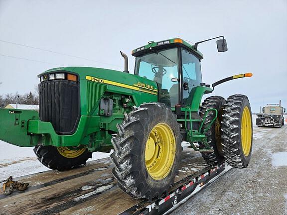 Image of John Deere 8210 Primary image