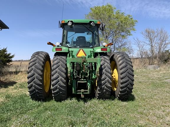 Image of John Deere 8220 equipment image 2
