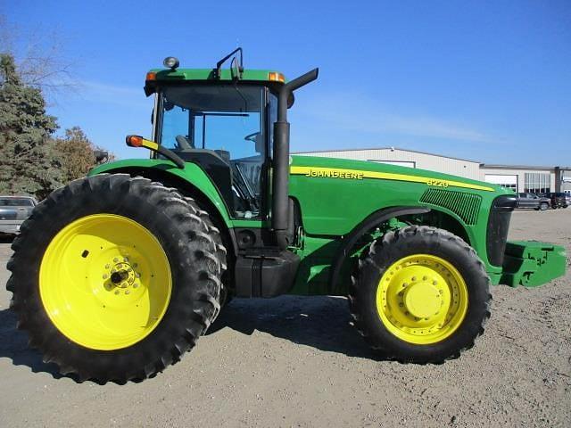 Image of John Deere 8220 equipment image 3