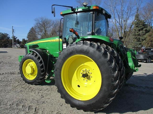 Image of John Deere 8220 equipment image 4