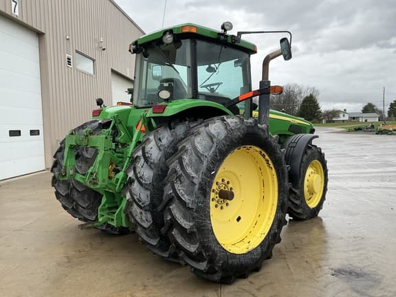 Image of John Deere 8220 equipment image 2