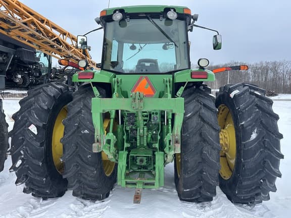 Image of John Deere 8220 equipment image 1