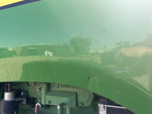 Image of John Deere 8220 equipment image 4