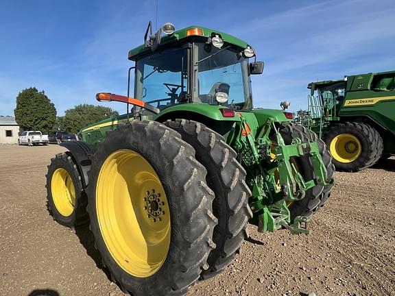 Image of John Deere 8220 equipment image 1