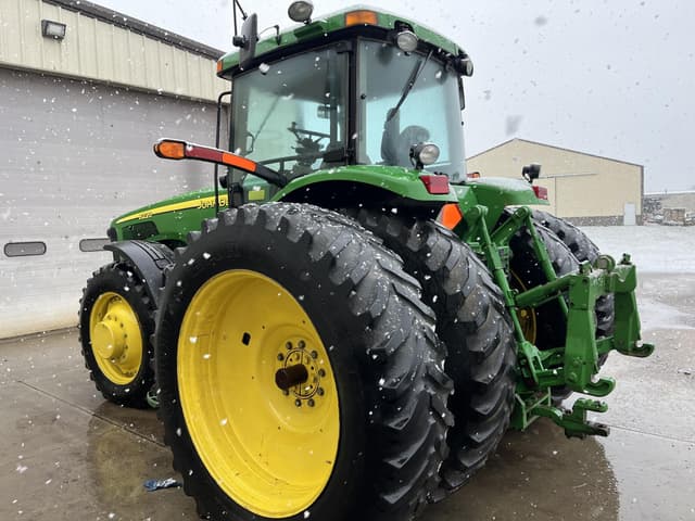 Image of John Deere 8220 equipment image 4