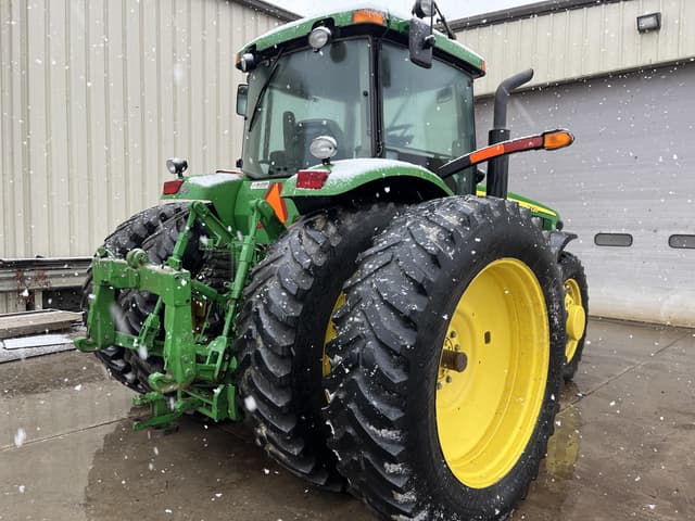 Image of John Deere 8220 equipment image 3