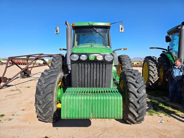 Image of John Deere 8220 equipment image 1