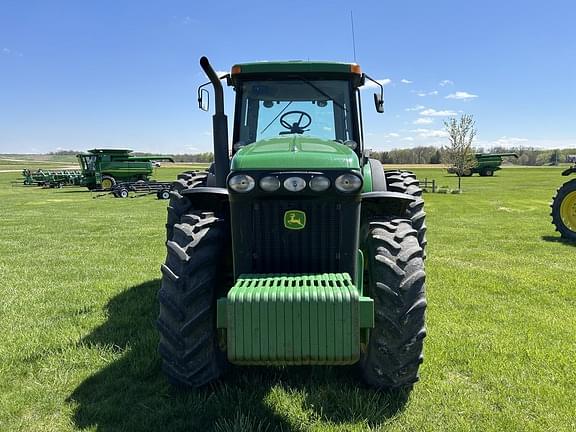 Image of John Deere 8220 equipment image 1