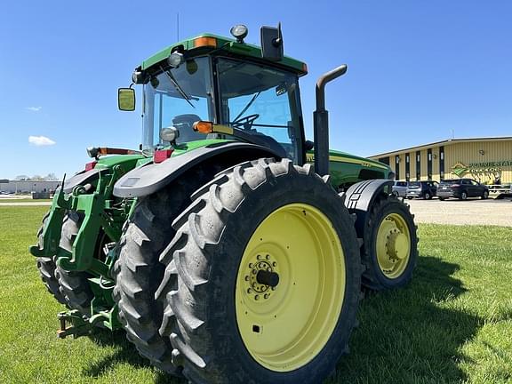 Image of John Deere 8220 equipment image 3