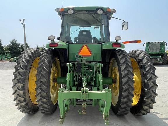 Image of John Deere 8320 equipment image 3