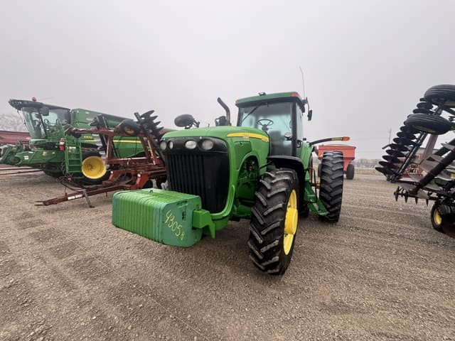 Image of John Deere 8320 equipment image 2