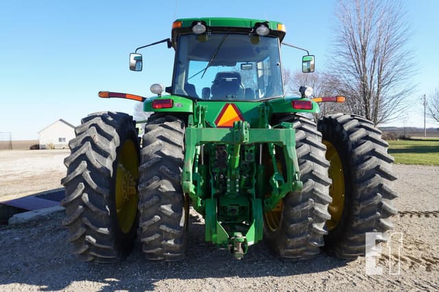 Image of John Deere 8320 equipment image 2