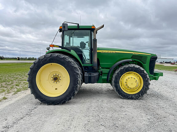 Image of John Deere 8320 equipment image 3