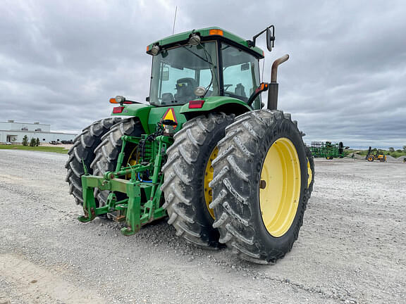 Image of John Deere 8320 equipment image 4