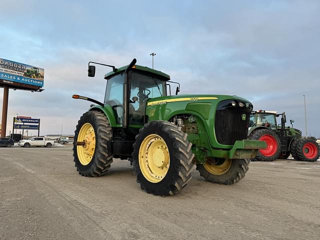 Image of John Deere 8320 equipment image 4