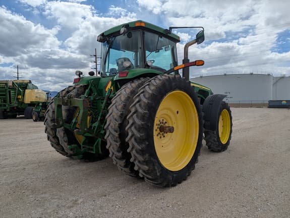 Image of John Deere 8320 equipment image 4