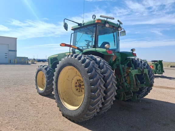 Image of John Deere 8320 equipment image 2