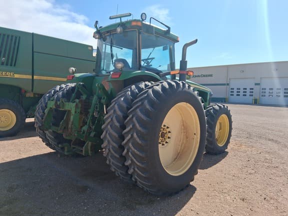 Image of John Deere 8320 equipment image 4