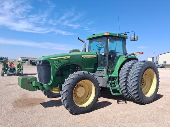 Image of John Deere 8320 equipment image 1