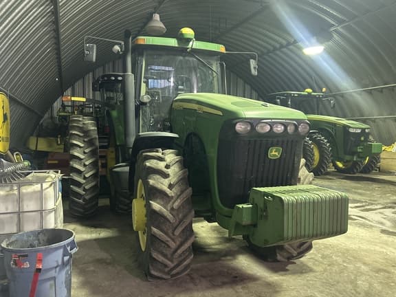 Image of John Deere 8320 equipment image 2