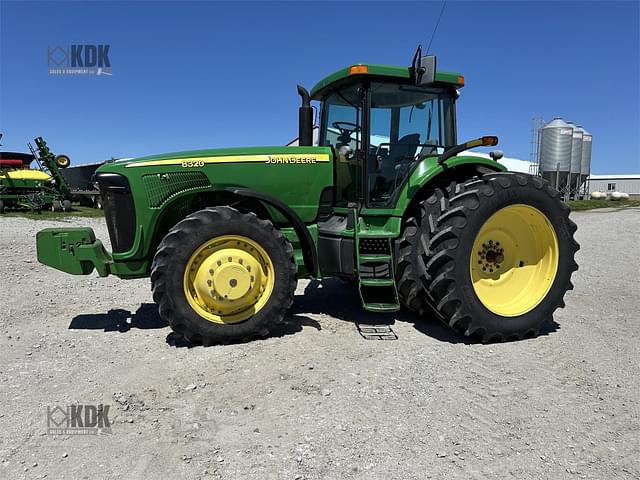 Image of John Deere 8320 equipment image 1