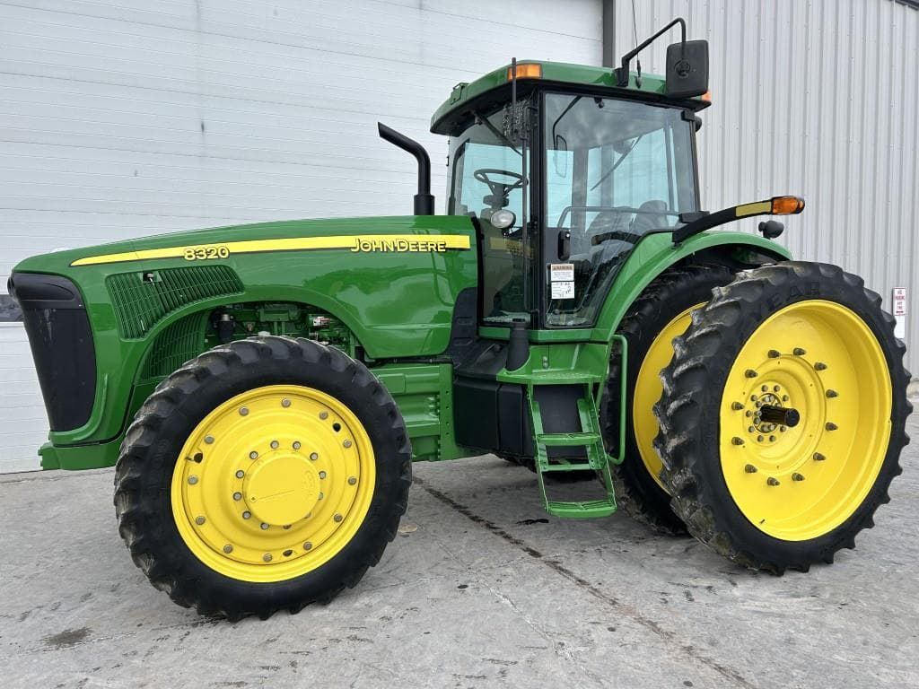 Image of John Deere 8320 Primary image