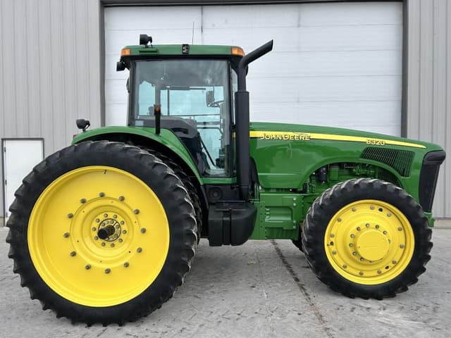 Image of John Deere 8320 equipment image 3