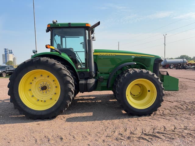 Image of John Deere 8320 equipment image 2
