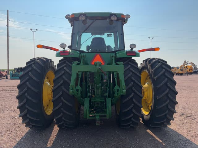 Image of John Deere 8320 equipment image 4