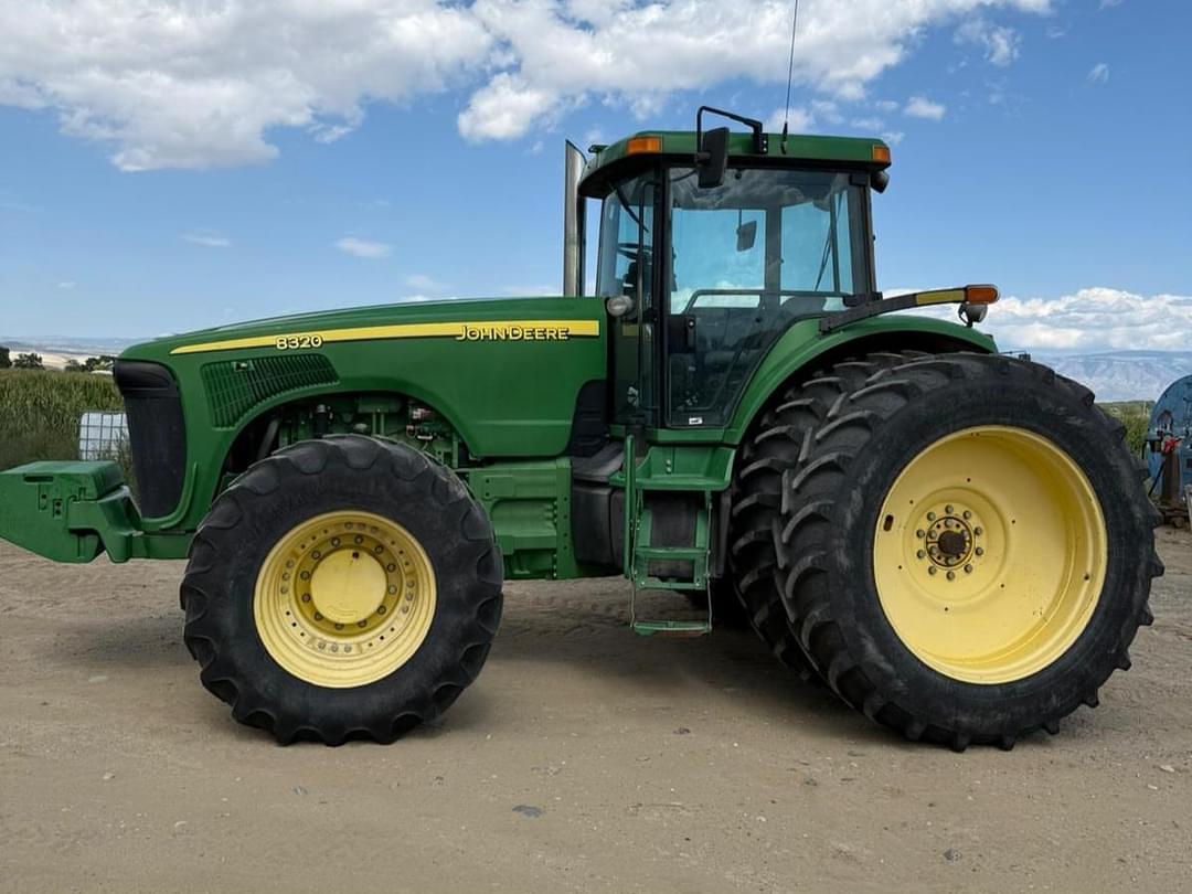 Image of John Deere 8320 Primary image