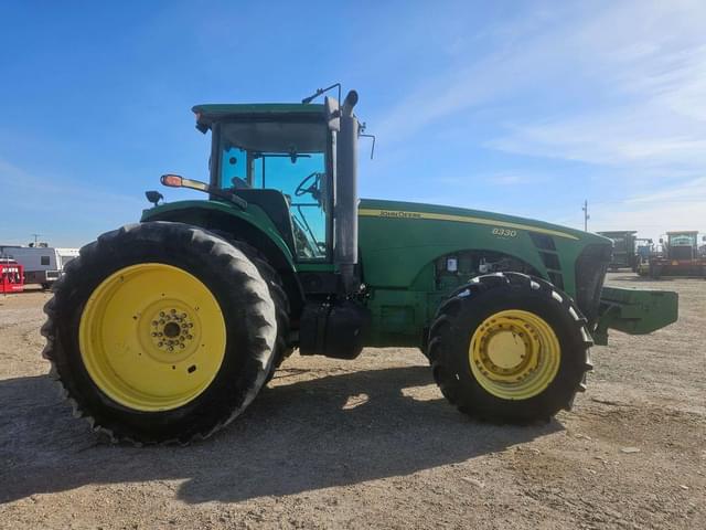 Image of John Deere 8330 equipment image 3